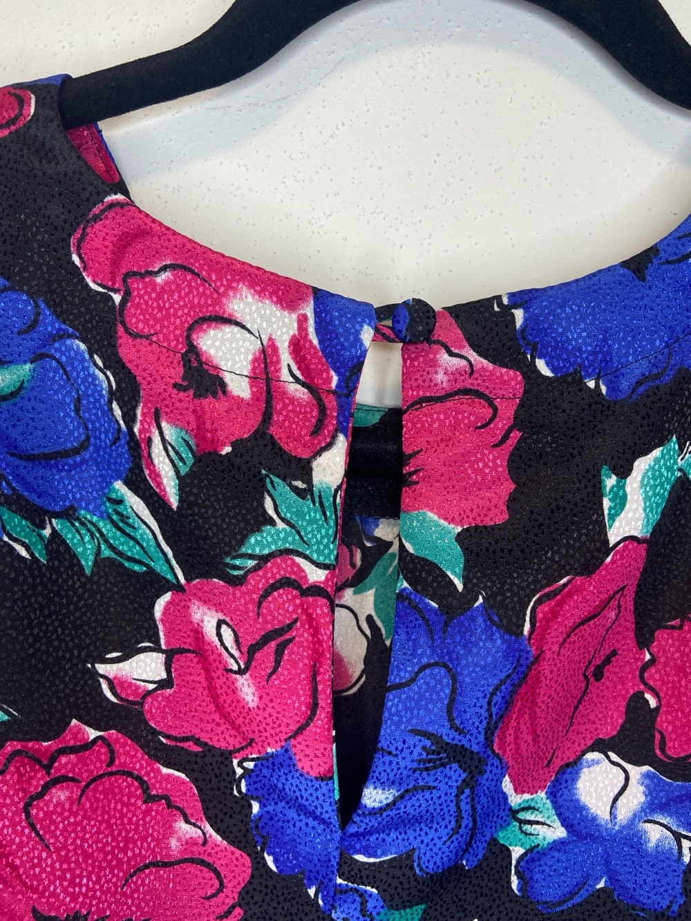 VTG Floral Short-Sleeve - Picture 2 of 8